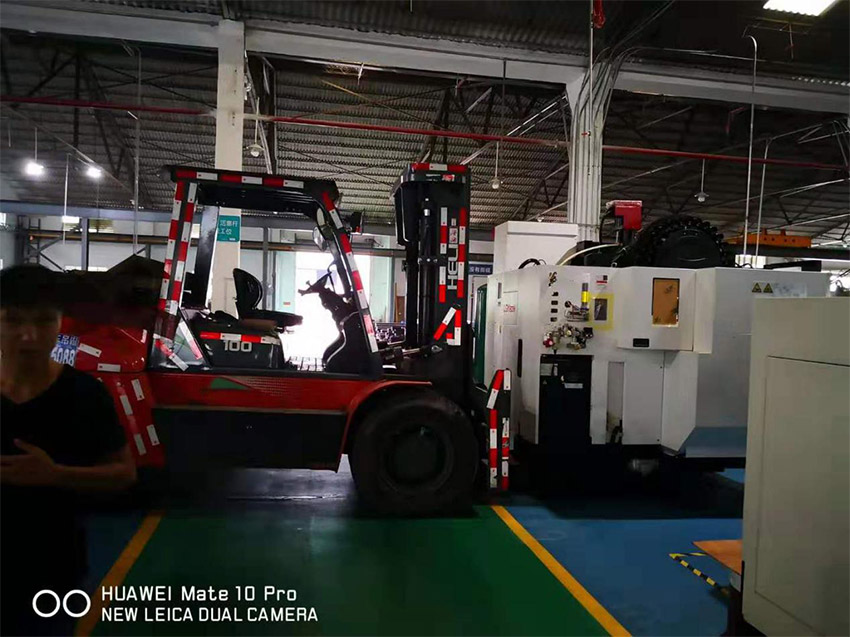 汽車配件模具制造廠18臺(tái)大型設(shè)備，僅用2天完成工廠設(shè)備搬遷